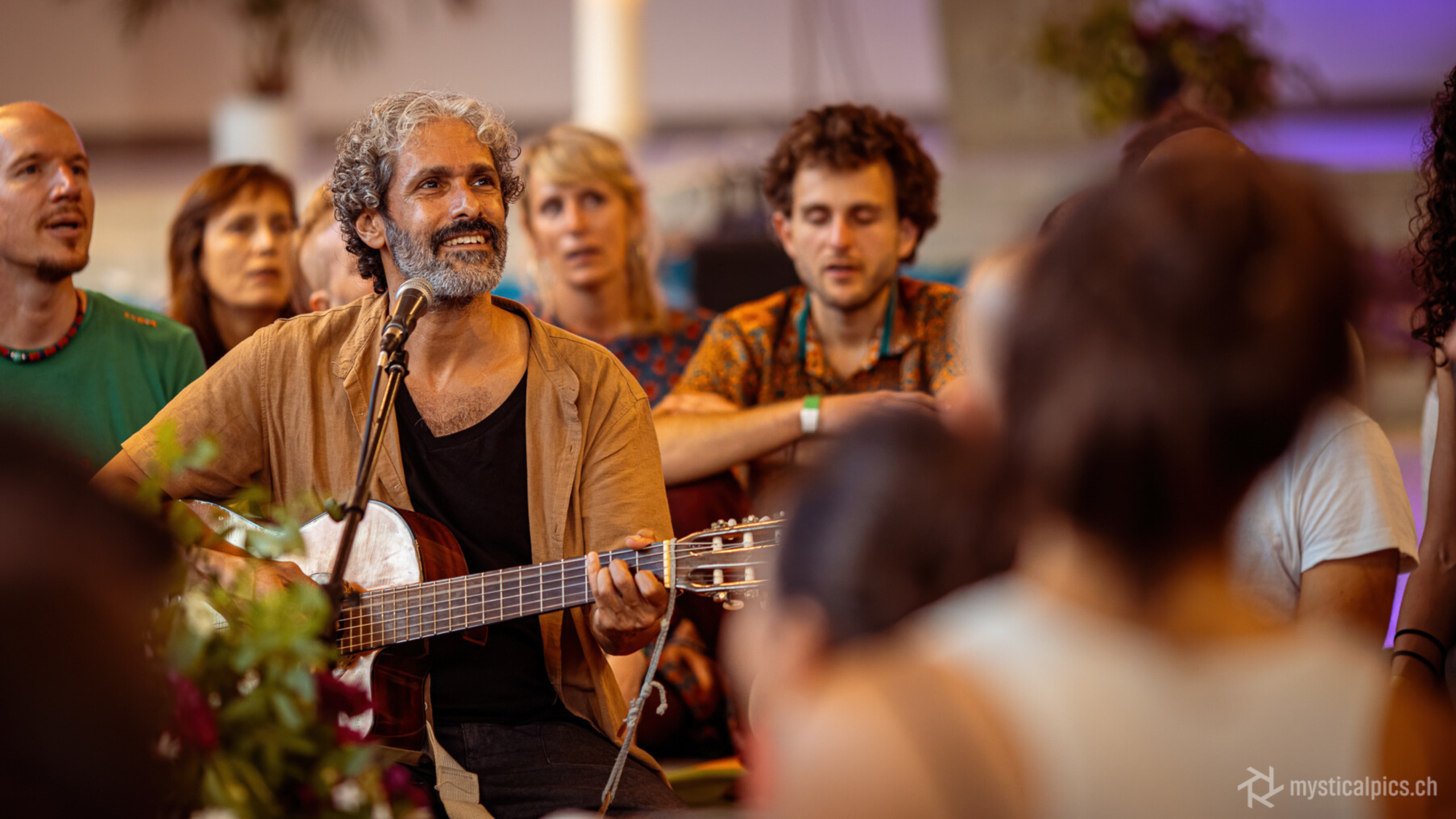 Singing Circle Leaders with Uria Tsur